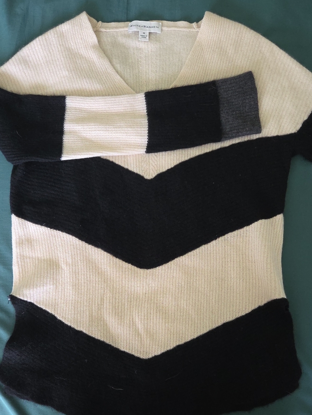 White And Warren Cashmere M sweater